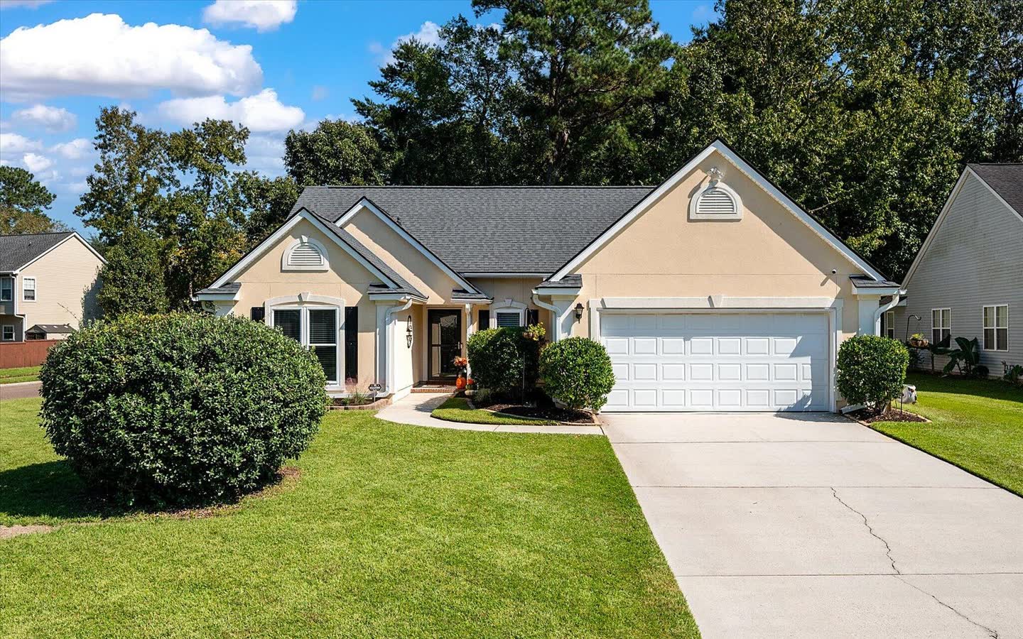 326 Cabrill Drive, the front